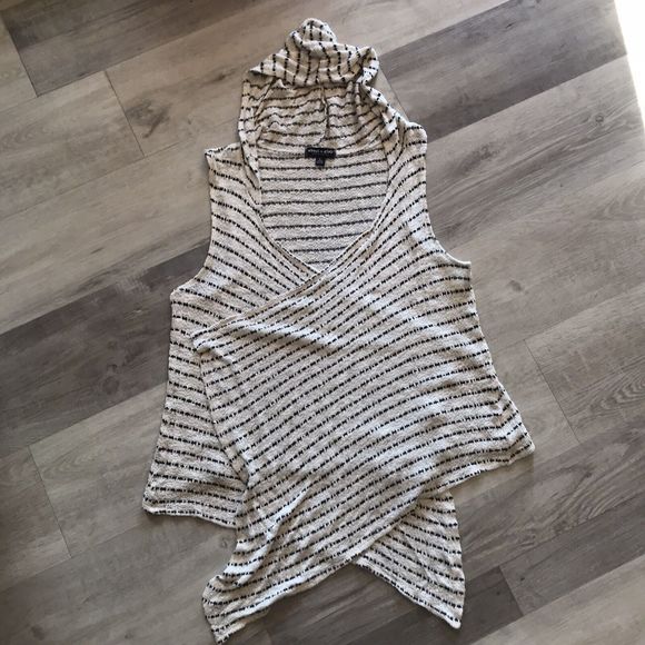 About a Girl SOFT Sleeveless Hoodie Drape Front Cardigan sz Lg Boho Lagenlook - Picture 4 of 6